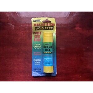 Pioneer Value Sized Photo Glue Stick .88oz